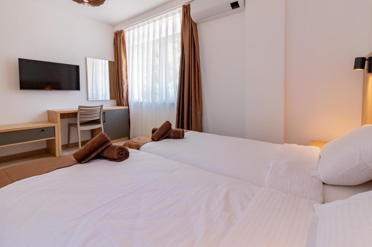 Lago Hotel Lagadin Bagian luar foto