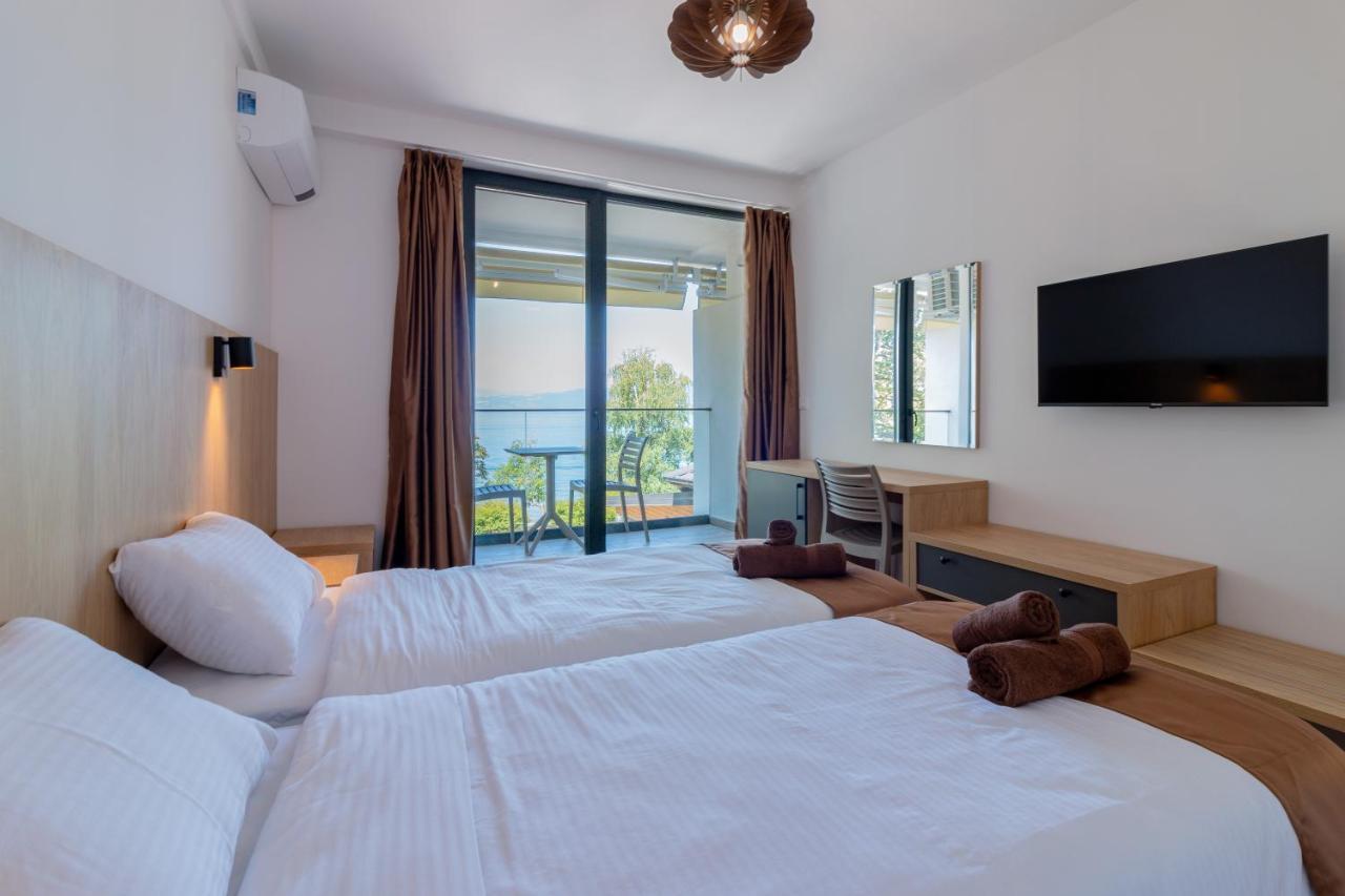 Lago Hotel Lagadin Bagian luar foto