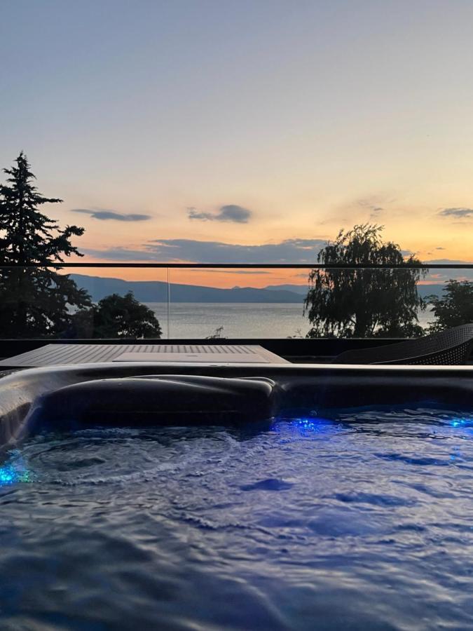 Lago Hotel Lagadin Bagian luar foto